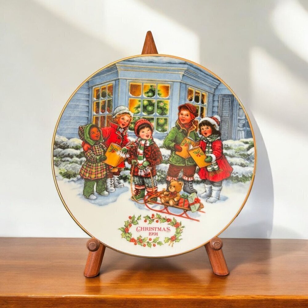 1991 Avon Christmas Plate, Perfect Harmony Porcelain Plate Trimmed in 22k Gold C